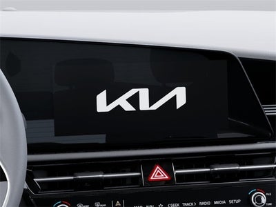 2024 Kia Niro SX w/ Black C-Pillar